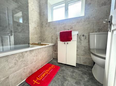 6 bedroom Terraced House to let in 29 Godden Road - UKC Location