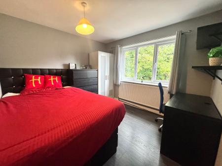 6 bedroom Terraced House to let in 29 Godden Road - UKC Location