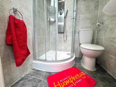 6 bedroom Terraced House to let in 29 Godden Road - UKC Location