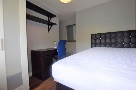 7 bedroom Semi-detached house to let in 7 Bed Student Home - 91 Tenterden Drive