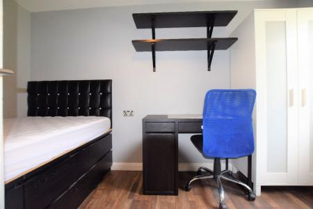 7 bedroom Semi-detached house to let in 7 Bed Student Home - 91 Tenterden Drive