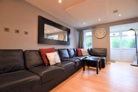 7 bedroom Semi-detached house to let in 7 Bed Student Home - 91 Tenterden Drive