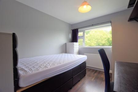 7 bedroom Semi-detached house to let in 7 Bed Student Home - 91 Tenterden Drive