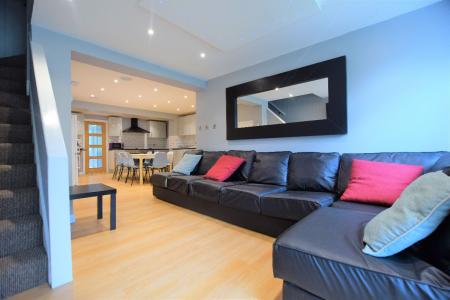 7 bedroom Semi-detached house to let in 7 Bed Student Home - 91 Tenterden Drive