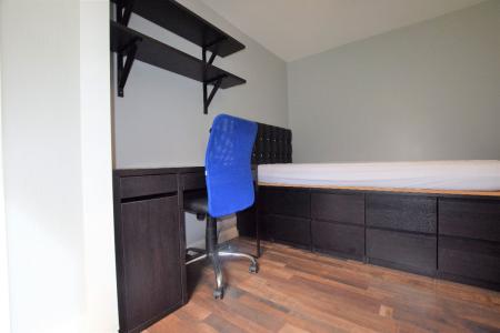 7 bedroom Semi-detached house to let in 7 Bed Student Home - 91 Tenterden Drive