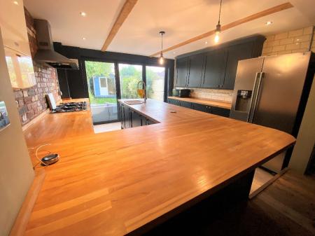 5 bedroom Terraced House to let in Gordon Road