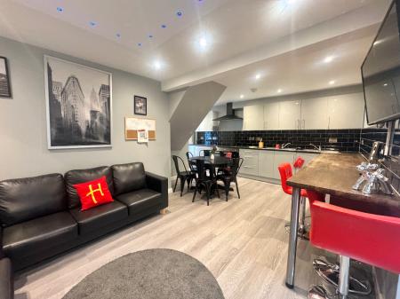 6 Bedroom Student Home - 12 Godden Road, UKC