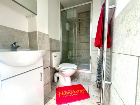 6 bedroom Semi-detached house to let in 6 Bedroom Student Home - 12 Godden Road, UKC