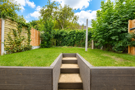7 bedroom Semi-detached house to let in 7 Green Dell, Canterbury