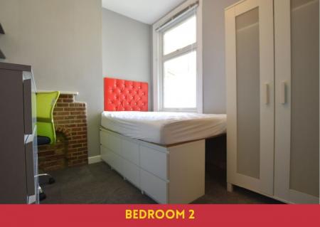 7 bedroom Semi-detached house to let in 7 Green Dell, Canterbury