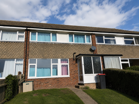 7 bedroom Semi-detached house to let in 7 Green Dell, Canterbury