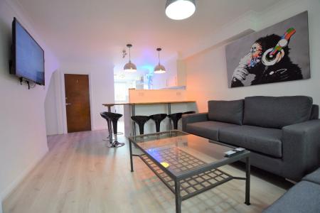 6 bedroom Terraced House to let in 6 Bedroom Student Home - Regency Place