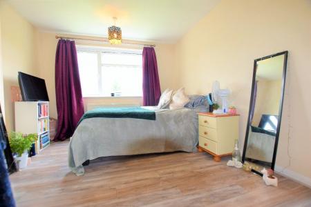 4 bedroom Semi-detached house to let in 4 Bedroom Student Home - Ringwood Close, UKC