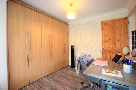 4 bedroom Semi-detached house to let in 4 Bedroom Student Home - Ringwood Close, UKC