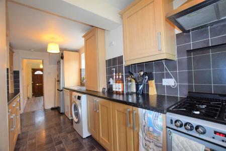 4 bedroom Semi-detached house to let in 4 Bedroom Student Home - Ringwood Close, UKC