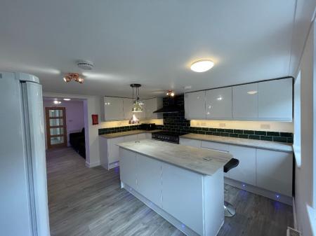 89 Tenterden Drive, Canterbury