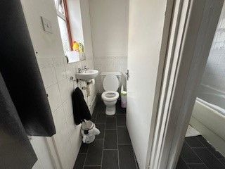 4 bedroom Semi-detached house to let in 4 Bed Student Home - 39 College Road, Canterbury