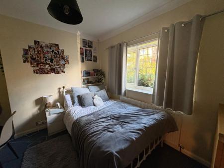 6 bedroom Semi-detached house to let in Pretoria Road, Canterbury