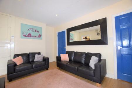 1 bedroom House share to let in York Road, Canterbury, Kent, CT1