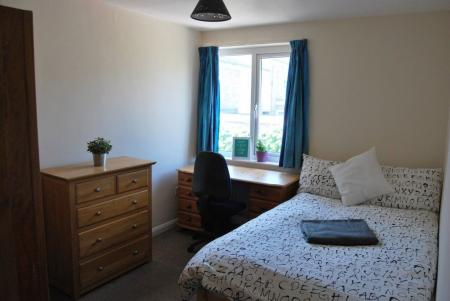 1 bedroom House share to let in Room Lets within a 6 Student Home - 18 Headcorn Drive, Canterbury