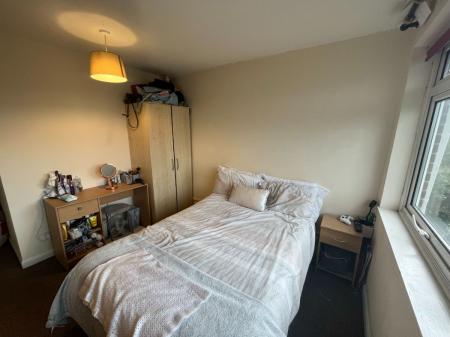 4 bedroom End of terrace house to let in 74 Kemsing Gardens, Canterbury