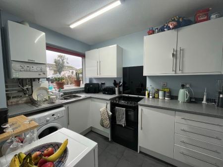 4 bedroom End of terrace house to let in 74 Kemsing Gardens, Canterbury
