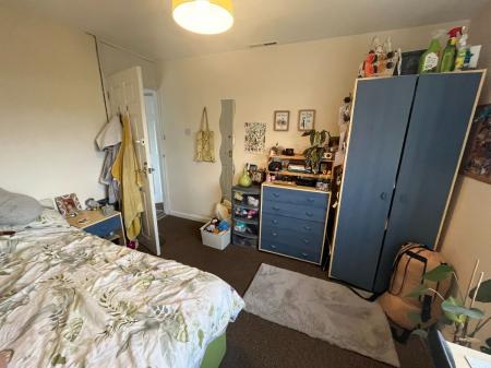 4 bedroom End of terrace house to let in 74 Kemsing Gardens, Canterbury