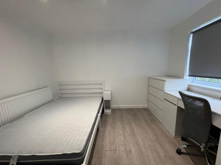 4 bedroom End of terrace house to let in Bawden Close, Canterbury