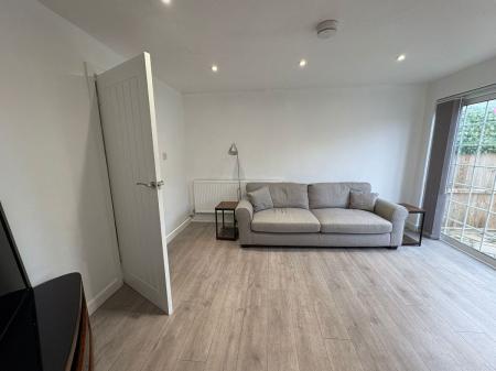 4 bedroom End of terrace house to let in Bawden Close, Canterbury