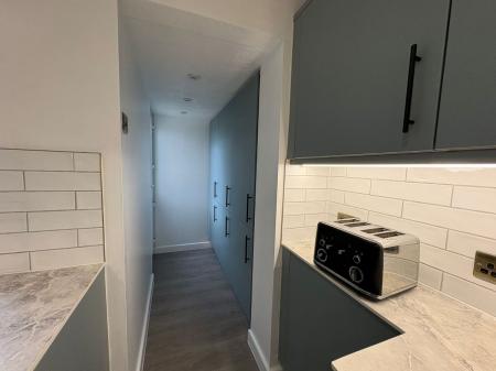 4 bedroom End of terrace house to let in Bawden Close, Canterbury