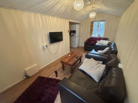 6 bedroom Terraced House to let in 6 Bed Student Home - 75 Wincheap, Canterbury