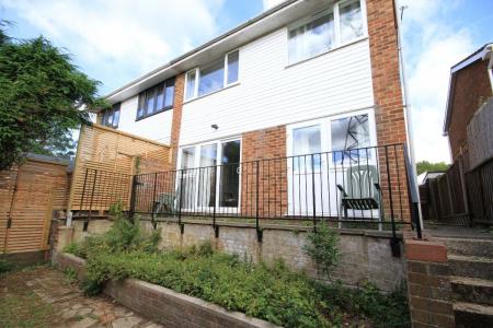 4 bedroom Semi-detached house to let in Westerham Close, Canterbury