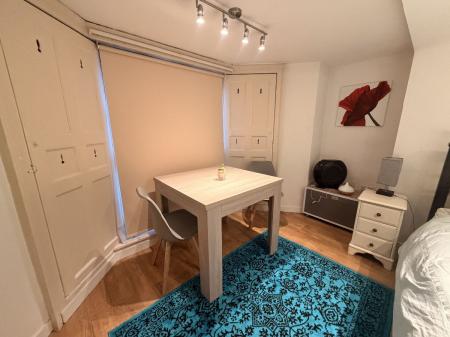 1 bedroom Flat to let in St. Peters Lane, Canterbury