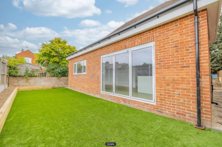 4 bedroom Detached house to let in St Stephens Road, CT2