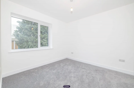 4 bedroom Detached house to let in St Stephens Road, CT2