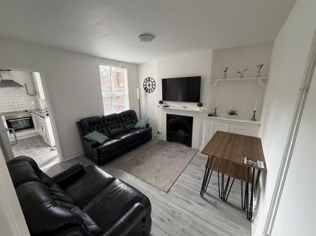 4 bedroom Terraced House to let in Martyrs Field Road, Canterbury