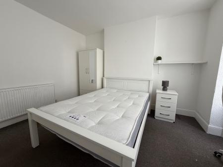 4 bedroom Terraced House to let in Martyrs Field Road, Canterbury