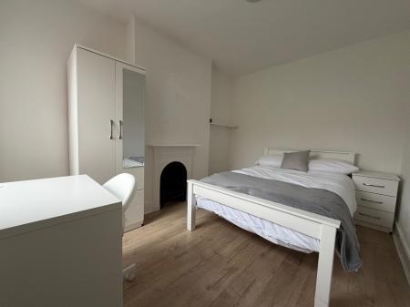 4 bedroom Terraced House to let in Martyrs Field Road, Canterbury