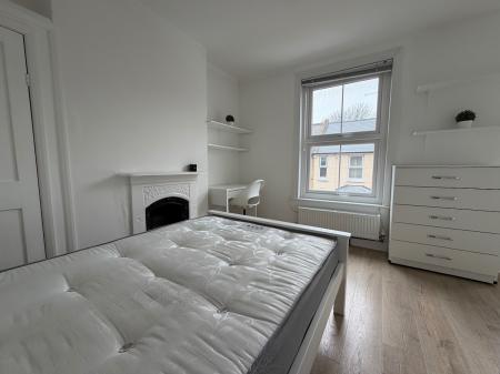 4 bedroom Terraced House to let in Martyrs Field Road, Canterbury