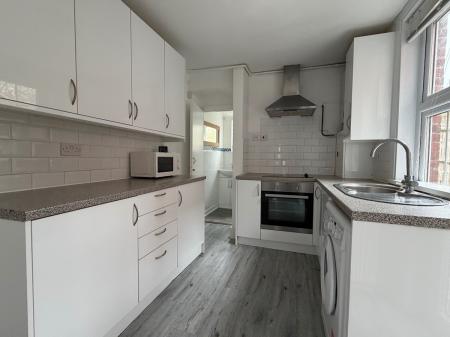 4 bedroom Terraced House to let in Martyrs Field Road, Canterbury