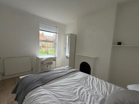 4 bedroom Terraced House to let in Martyrs Field Road, Canterbury