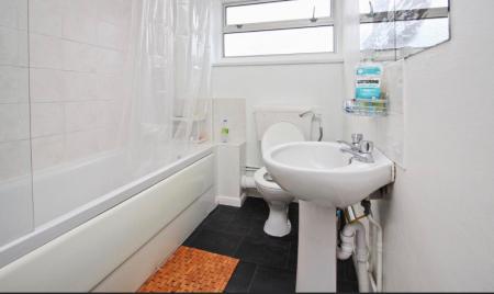 4 bedroom Terraced House to let in Downs Road, Canterbury