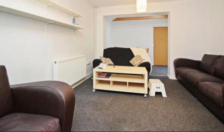 4 bedroom Terraced House to let in Downs Road, Canterbury