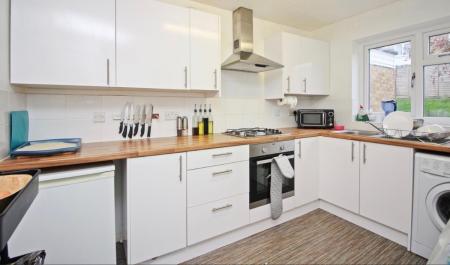 4 bedroom Terraced House to let in Downs Road, Canterbury