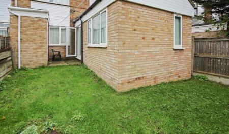 4 bedroom Terraced House to let in Downs Road, Canterbury