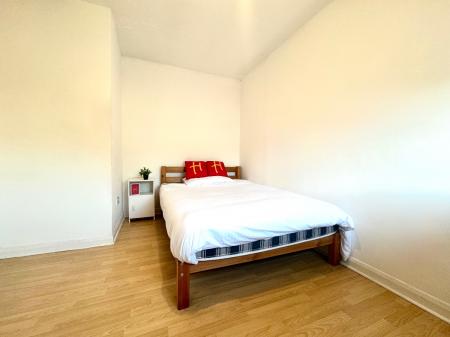 1 bedroom Flat to let in 4 Bed Student Home - 60 Kemsing Gardens