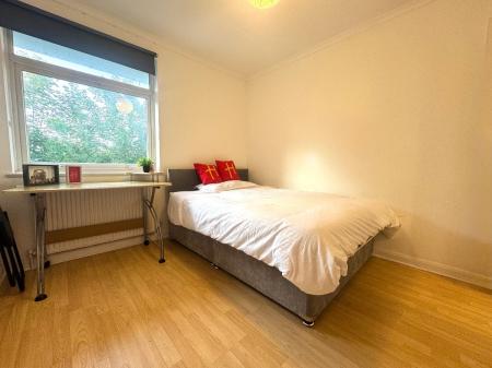 1 bedroom Flat to let in 4 Bed Student Home - 60 Kemsing Gardens