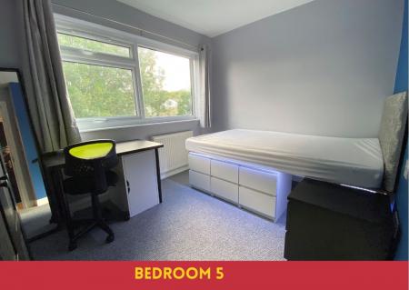 1 bedroom Semi-detached house to let in 6 Bedroom Student Home - Downs Road, UKC