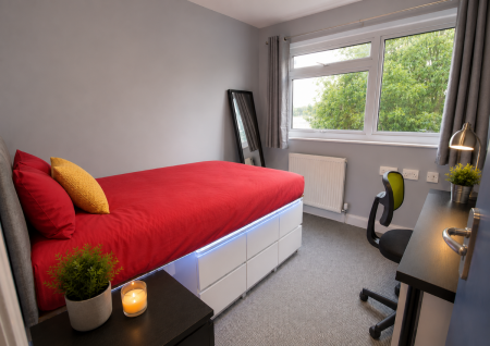 1 bedroom Semi-detached house to let in 6 Bedroom Student Home - Downs Road, UKC