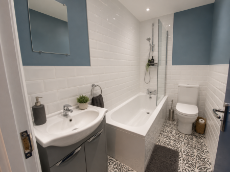 1 bedroom Semi-detached house to let in 6 Bedroom Student Home - Downs Road, UKC